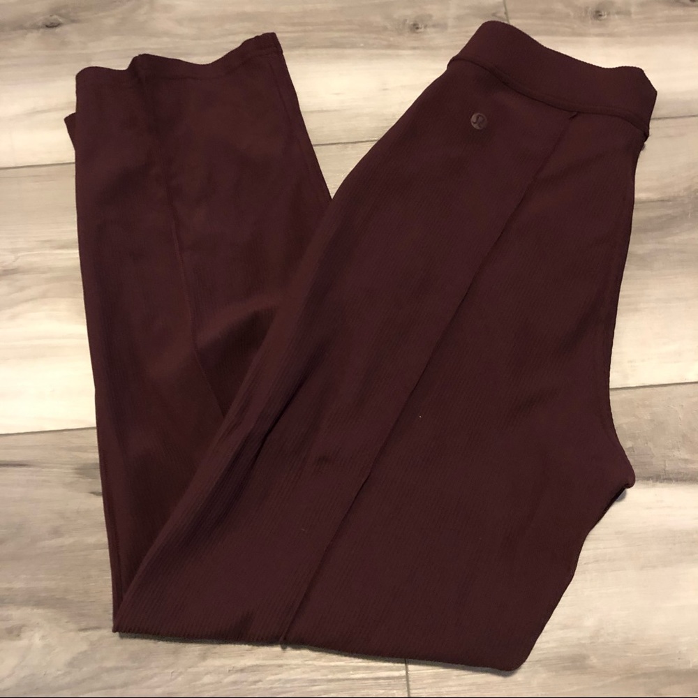 EUC Lululemon Urban Strides Pant in Cassis size 4